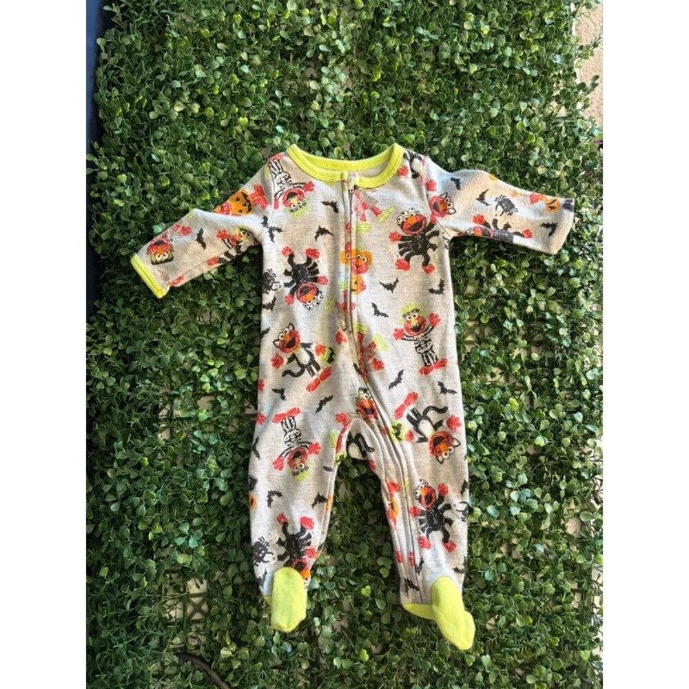 Sesame Street Baby’s First Halloween Pajamas 0-3M Elmo Skeleton Footie Sleeper